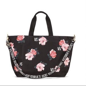 NWT vs flower weekender bag
